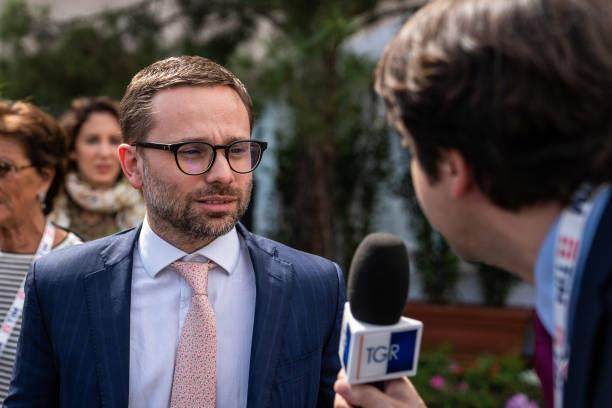 1661965284247059803.jpg 1661965267.jpg